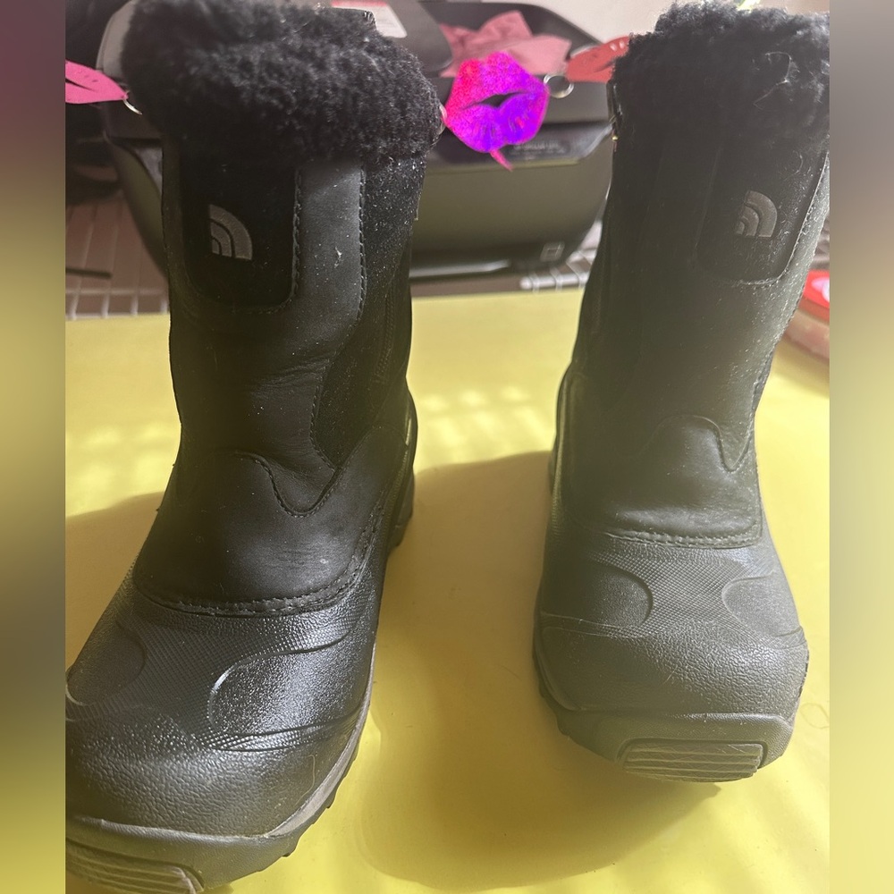 NORTH FACE heavy duty Black Womans Size 8 Winter Snow Boots